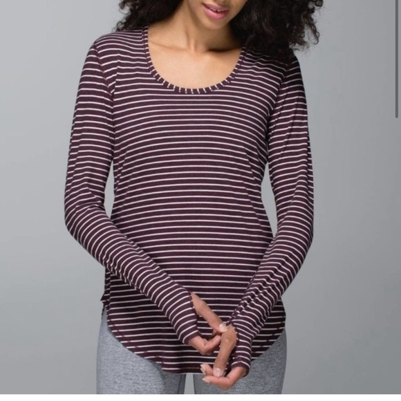 LULULEMON Yogini 5 Year Long Sleeve Tee Bordeaux Drama Stripe Sz 8
A197 - Picture 1 of 7